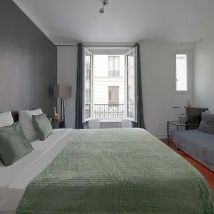 Large Modern Studio Close To The Eiffel Tower And Highlights Paris